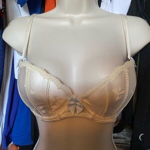 Victoria’s Secret Bra 34D
